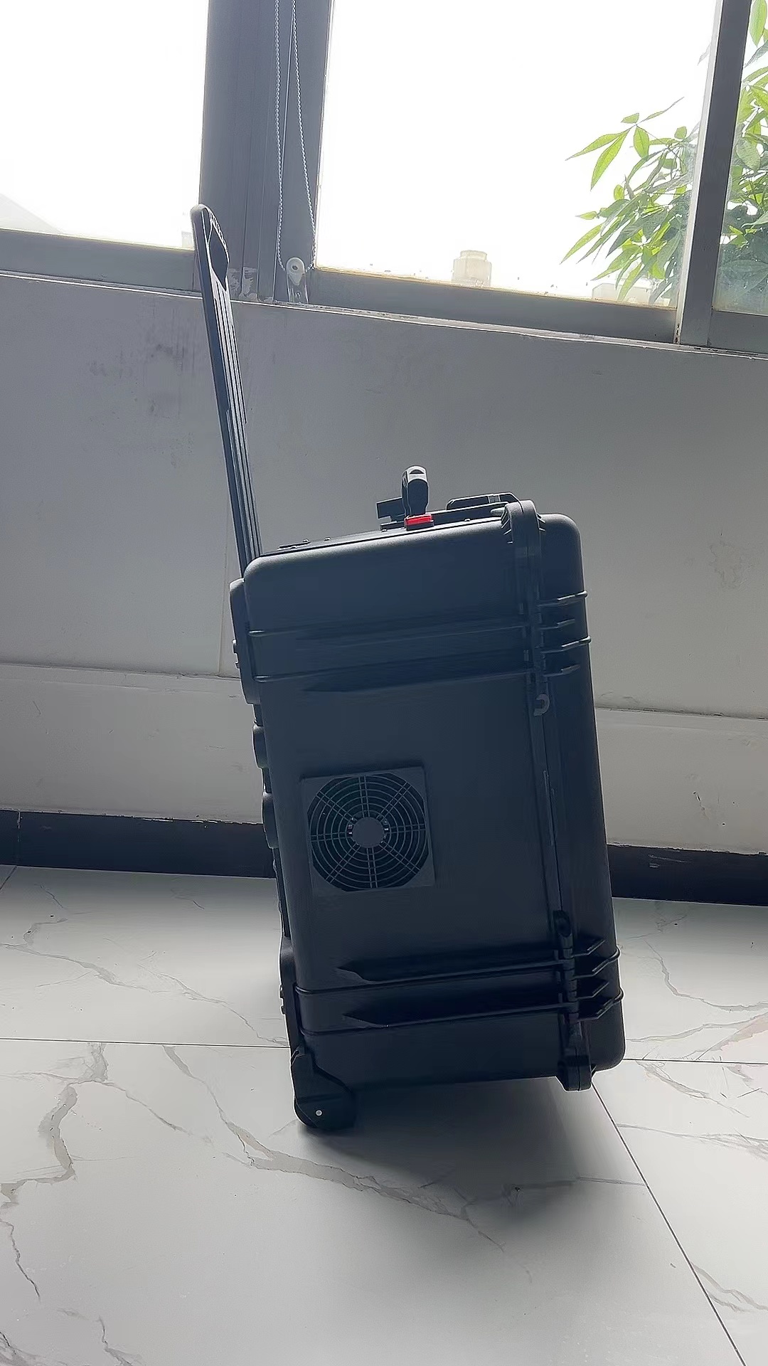 乌审手拉箱型移动通信干扰器